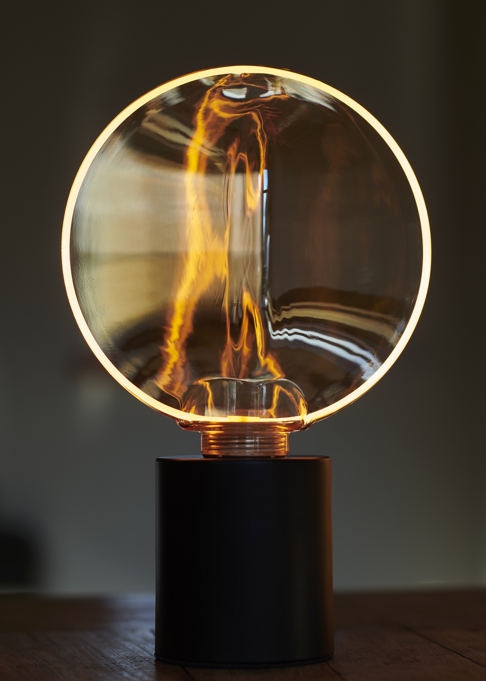 Spiraled Ring LED lamp